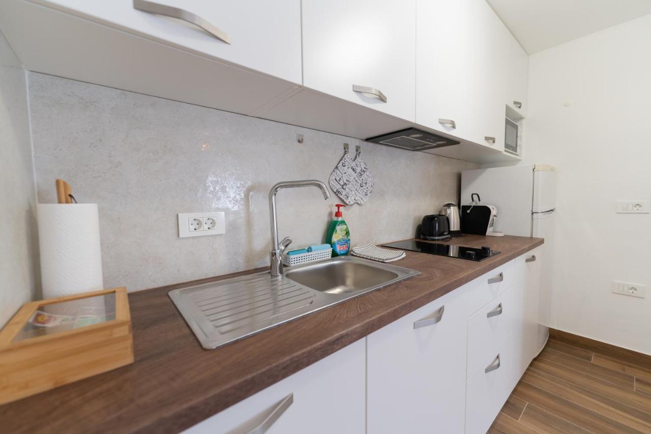 Tramontana And Maestral Apartment Izola Exterior photo